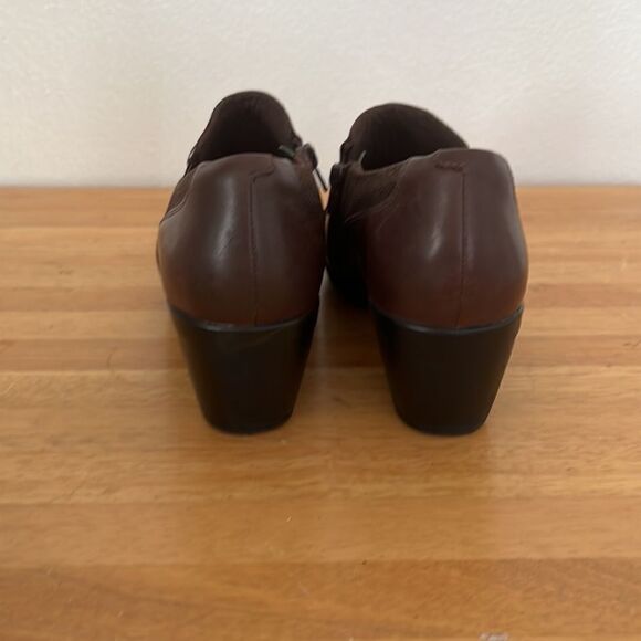 Clark’s Ultimate Comfort Collection Brown Side Zip 2 Inch Heel Booties Size 9 W - Picture 4 of 7